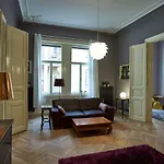 Apartment In Vi. - Terezvaros
